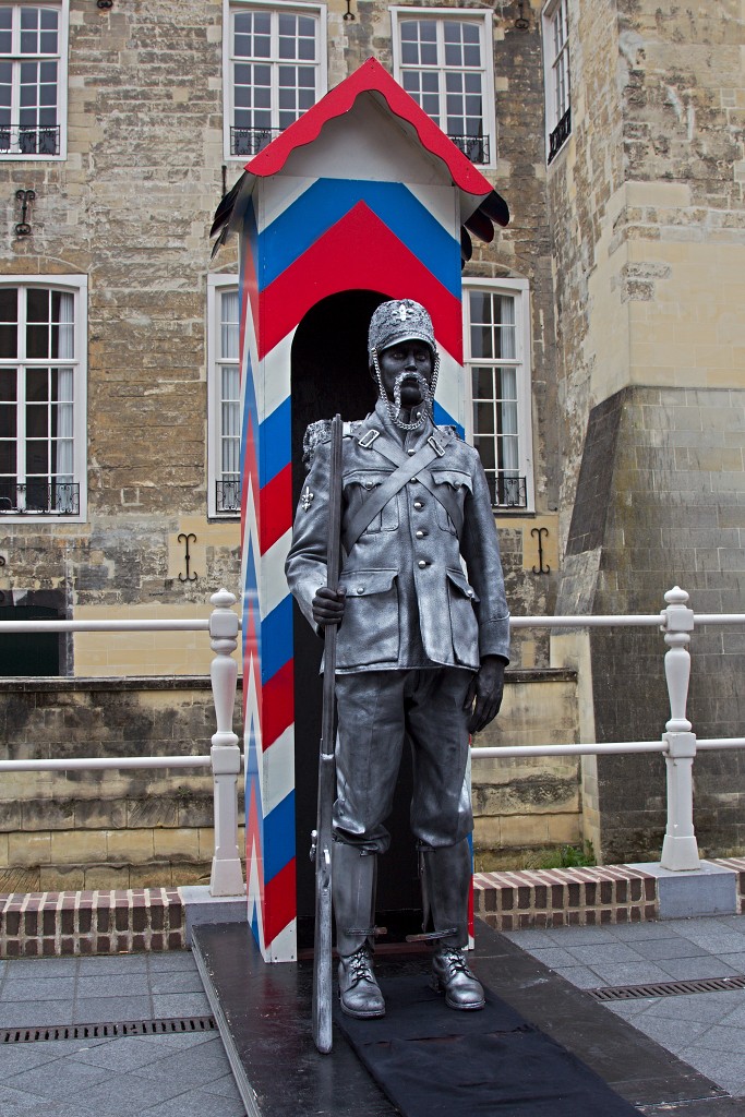 valkenburg living statue levend standbeeld evenement event festival festiviteit kunst art straatkunst streetart artiest beeld beeldhouwwerk